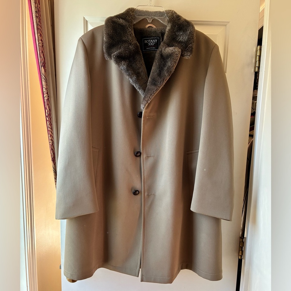 Botany 500 Men's Dress Coat with Faux Fur Tan Size 44R